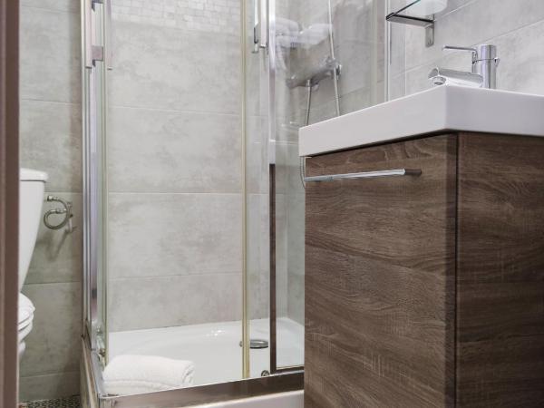 Atipik Hôtel : photo 10 de la chambre chambre double avec balcon - 12 m²