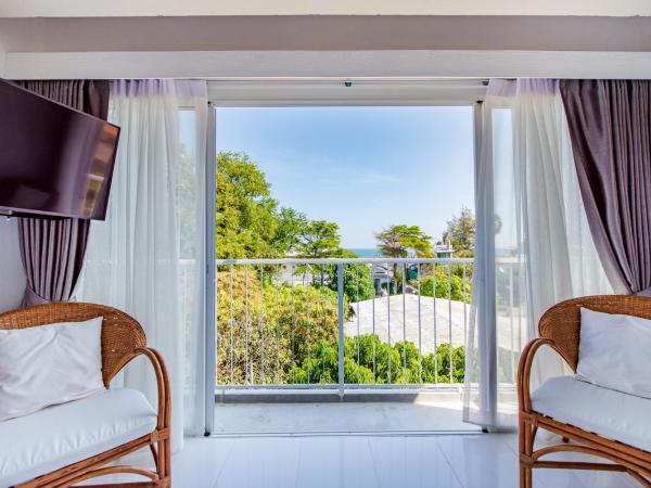 Baan KangMung Hua Hin On The Beach : photo 9 de la chambre chambre double deluxe avec balcon - vue sur mer