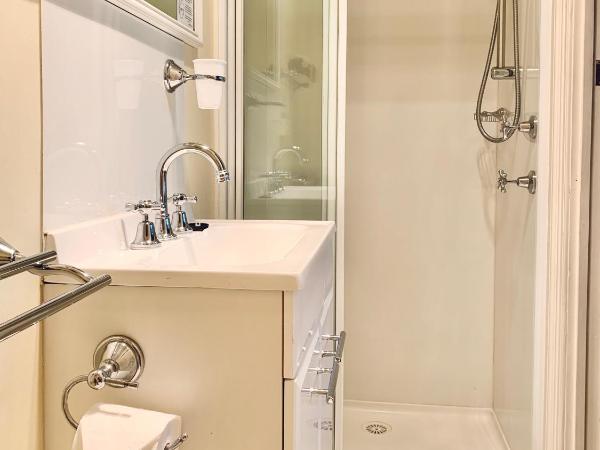 Orana House : photo 3 de la chambre chambre lit queen-size - vue sur montagne