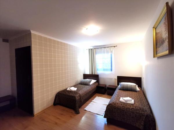 Dworek Złoty Róg Hotel i Restauracja : photo 4 de la chambre chambre lits jumeaux standard