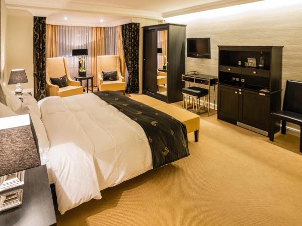 Hotel Business & More SELF CHECK IN : photo 2 de la chambre chambre double de luxe avec lit king-size