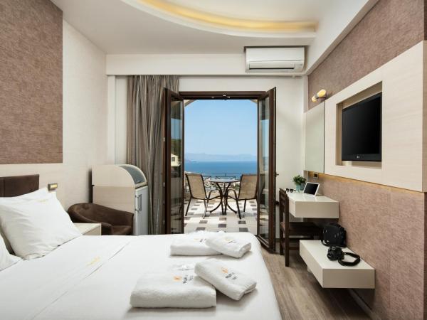 Royal Sun : photo 3 de la chambre chambre double supérieure - vue sur mer