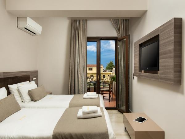 Royal Sun : photo 2 de la chambre chambre lits jumeaux avec vue sur ville