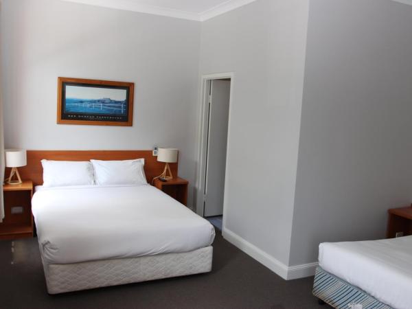 Hurstville Ritz Hotel : photo 2 de la chambre chambre double familiale avec salle de bains privée