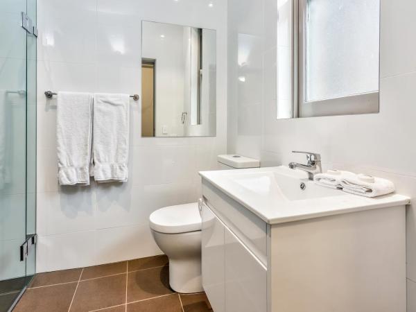 Meridian Hotel Hurstville : photo 3 de la chambre chambre deluxe avec 2 lits queen-size