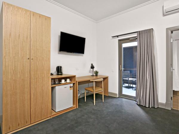 Meridian Hotel Hurstville : photo 4 de la chambre chambre lit king-size - accessible aux personnes à mobilité réduite