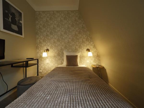 Hôtel Azur : photo 4 de la chambre chambre simple Économique