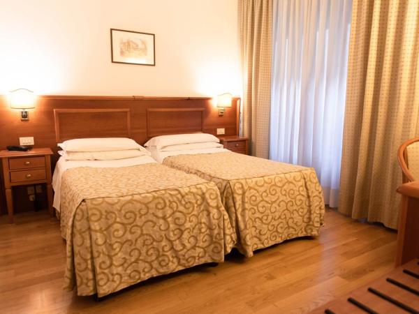 Grand Hotel Duomo : photo 2 de la chambre chambre double ou lits jumeaux Économique