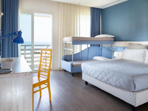 Hotel LaMorosa : photo 1 de la chambre chambre quadruple - vue sur mer