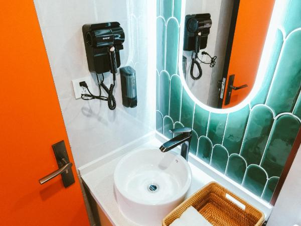 Shanghai Fish Inn People Square : photo 5 de la chambre chambre lits jumeaux deluxe