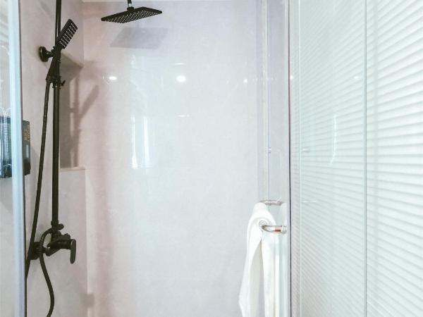 Shanghai Fish Inn People Square : photo 10 de la chambre petite chambre double