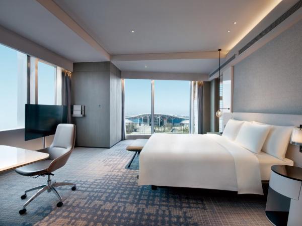 Crowne Plaza Shenzhen World Exhibition and Convention Center, an IHG Hotel : photo 7 de la chambre chambre lit king-size premium