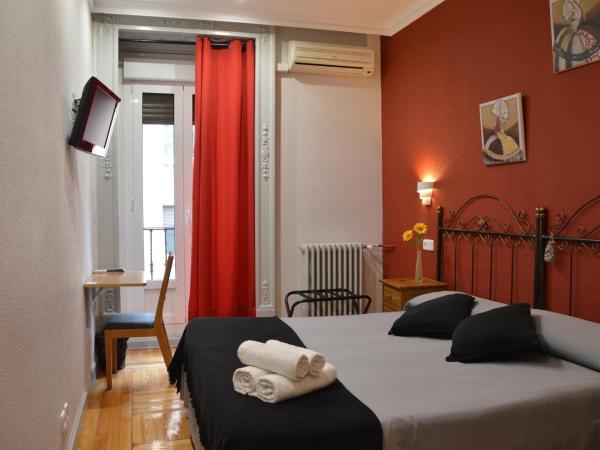 Hostal Aresol : photo 5 de la chambre chambre double supérieure