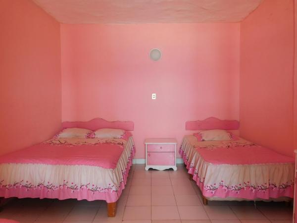 Hotel Restaurante Rocío by Rotamundos : photo 2 de la chambre chambre quadruple standard