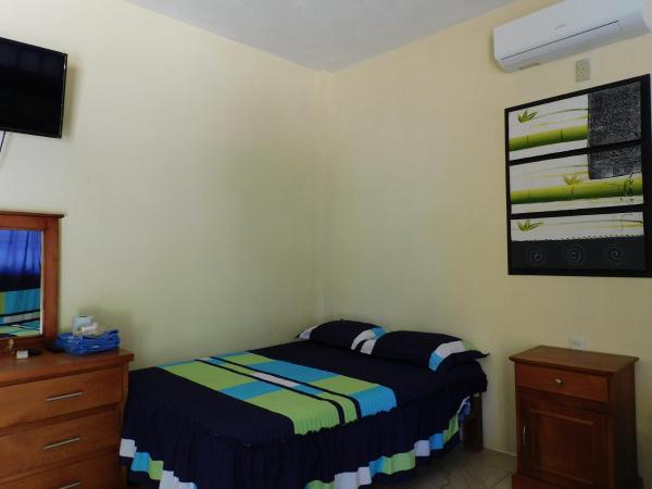 Hotel Restaurante Rocío by Rotamundos : photo 1 de la chambre chambre quadruple standard