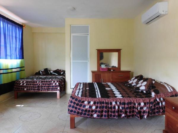 Hotel Restaurante Rocío by Rotamundos : photo 2 de la chambre chambre familiale