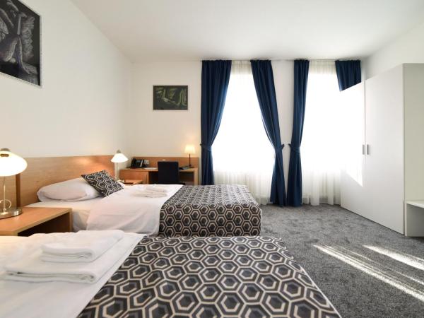 Hotel Orient Zagreb : photo 4 de la chambre chambre triple