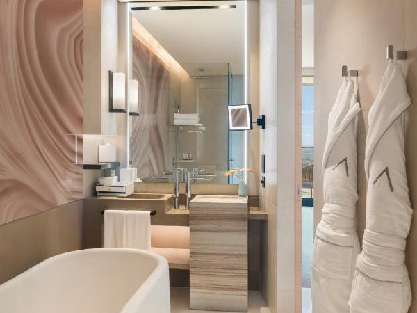 Address Beach Resort : photo 6 de la chambre chambre deluxe - vue sur port de plaisance 