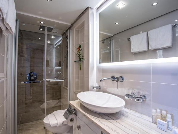 VIVA RIVERSIDE Altstadt Düsseldorf : photo 3 de la chambre suite maisonette - vue sur ville