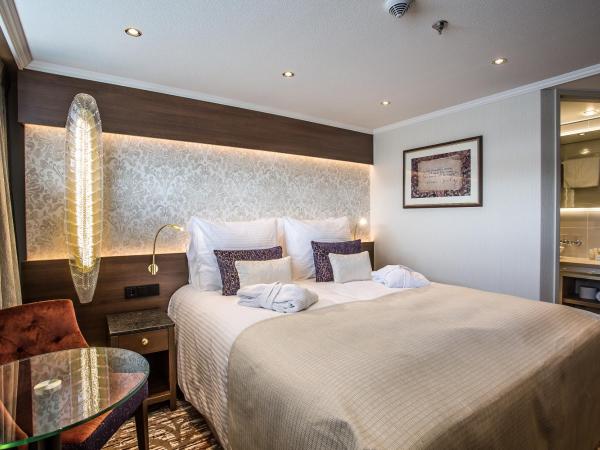 VIVA RIVERSIDE Altstadt Düsseldorf : photo 2 de la chambre chambre double ou lits jumeaux Économique