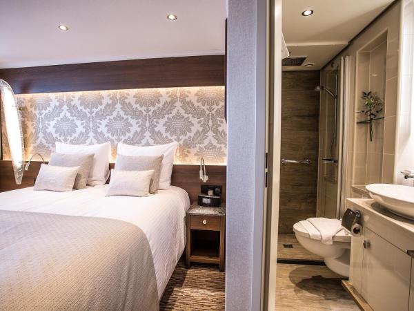 VIVA RIVERSIDE Altstadt Düsseldorf : photo 5 de la chambre chambre double ou lits jumeaux - vue sur ville