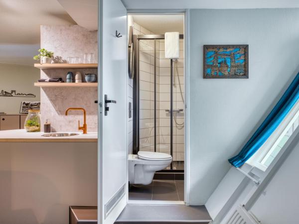 Stayokay Hostel Rotterdam : photo 6 de la chambre studio cube avec douche