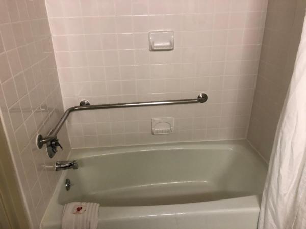 Comfort Inn Pentagon City : photo 2 de la chambre chambre double avec 2 lits doubles et baignoire - accessible aux personnes à mobilité réduite/non-fumeurs