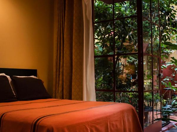 The Red Tree House : photo 4 de la chambre chambre double avec lit d'appoint