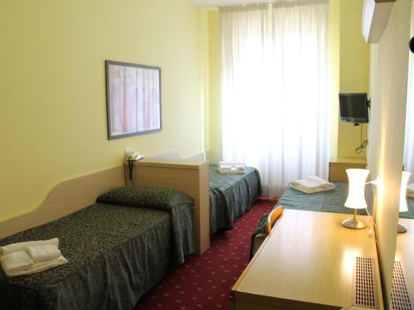 Hotel Lugano : photo 8 de la chambre chambre triple