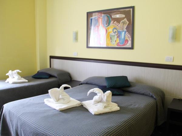 Hotel Lugano : photo 5 de la chambre chambre triple