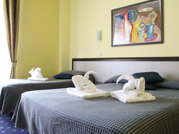 Hotel Lugano : photo 4 de la chambre chambre triple