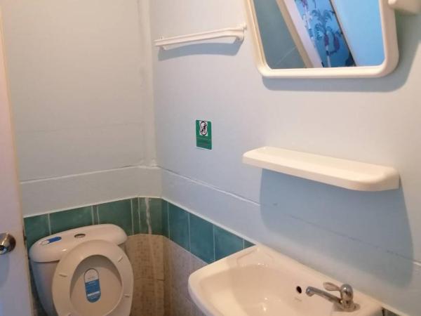 Koh Chang Baanrimtalay : photo 1 de la chambre chambre familiale - vue sur mer