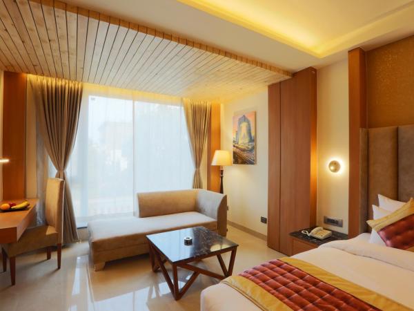 Hotel Omega - Gurgaon Central, Sec 45 : photo 6 de la chambre chambre double affaires avec accès à la salle de sport