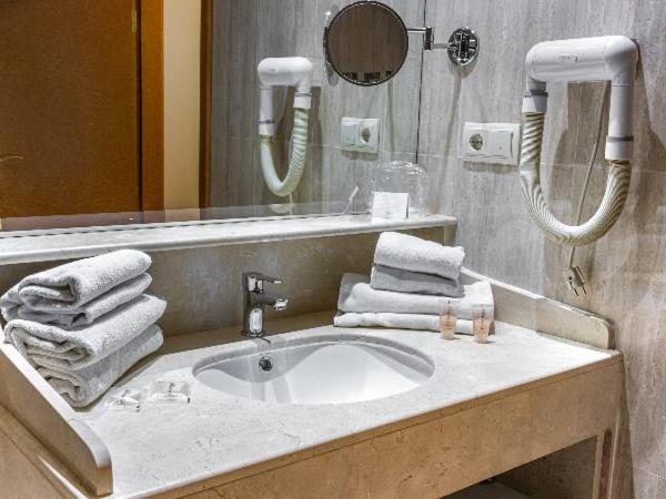 Hotel Reina Cristina : photo 1 de la chambre room #9013531