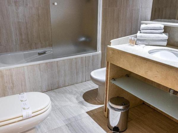 Hotel Reina Cristina : photo 3 de la chambre room #9013531