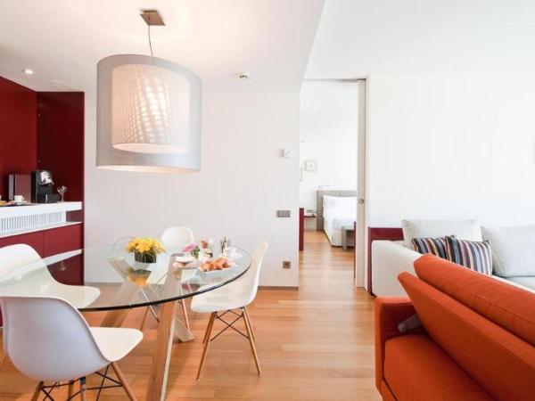 Hotel Reina Petronila : photo 3 de la chambre room #19055730