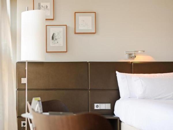 Hotel Reina Petronila : photo 5 de la chambre room #19055730