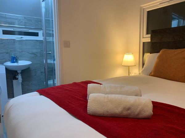 Frances St House : photo 5 de la chambre chambre double avec salle de bains privative