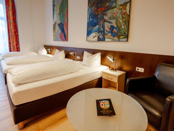 Hotel Tiergarten Berlin : photo 8 de la chambre chambre quadruple