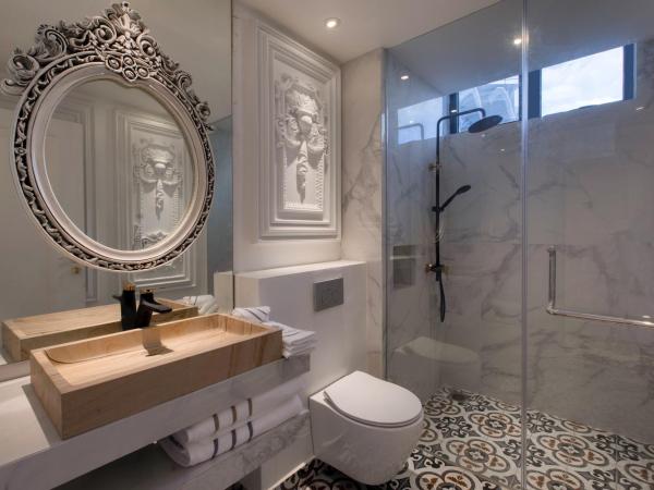 Arte by Thomas Chan : photo 7 de la chambre hébergement louis iv