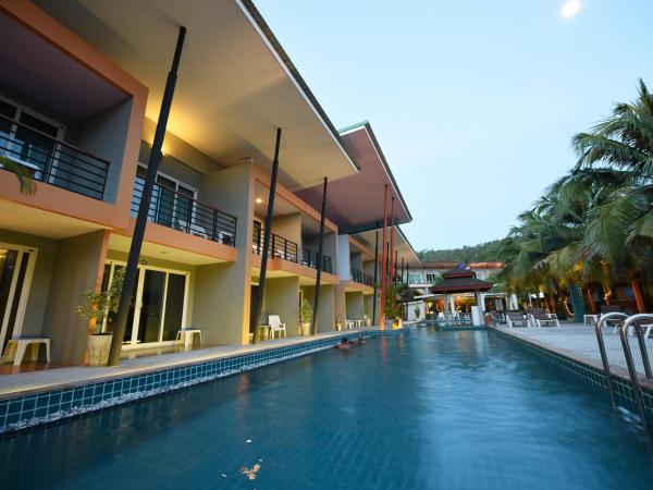 Phi Phi Anita Resort : photo 2 de la chambre chambre double deluxe - vue sur piscine