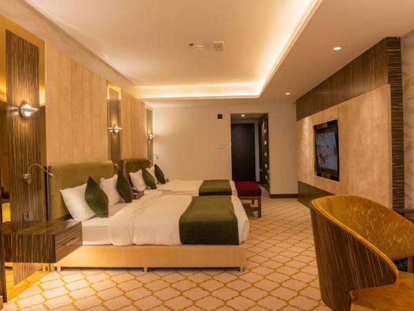 Royal Crown Hotel : photo 2 de la chambre suite double standard