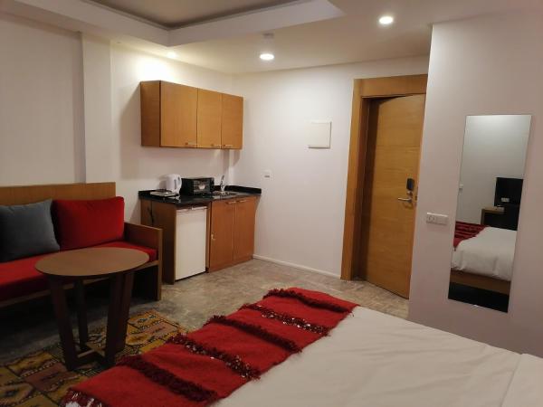 Casa City Break Appart hôtel : photo 4 de la chambre studio avec terrasse