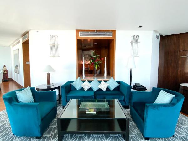 InterContinental Marine Drive Mumbai, an IHG Hotel : photo 1 de la chambre 1 king bed luxury suite sea view