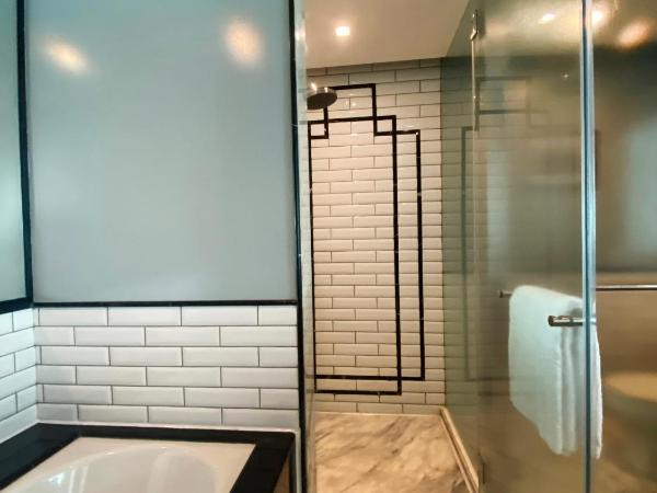 InterContinental Marine Drive Mumbai, an IHG Hotel : photo 3 de la chambre chambre lit king-size classique - vue sur baie