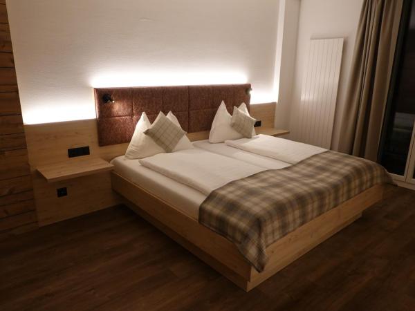 Hotel Schweizerhof : photo 6 de la chambre chambre double deluxe