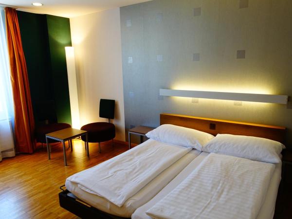 Hotel Schweizerhof : photo 3 de la chambre chambre double