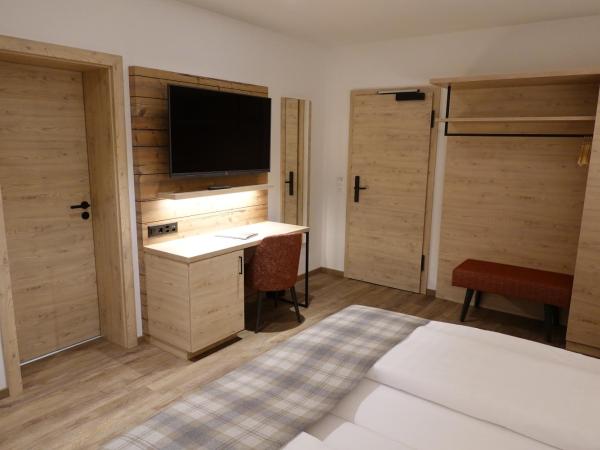 Hotel Schweizerhof : photo 8 de la chambre chambre double deluxe