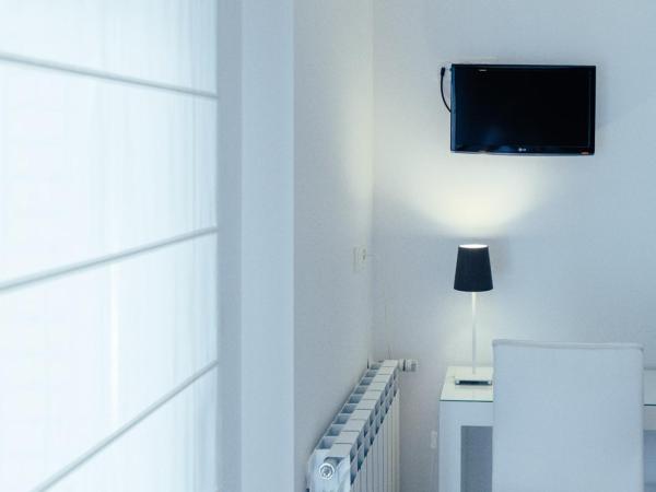 Pension Ondarra Autocheck-In : photo 1 de la chambre chambre double avec balcon - pas de ménage quotidien