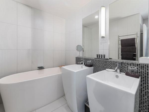 Black Swan Lakeside Boutique Hotel : photo 6 de la chambre chambre premium - vue sur lac